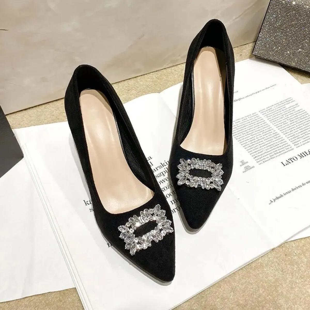 2024 nuove scarpe alla moda di grandi dimensioni comode scarpe con tacco alto scarpe a punta con bocca superficiale pompe tacco