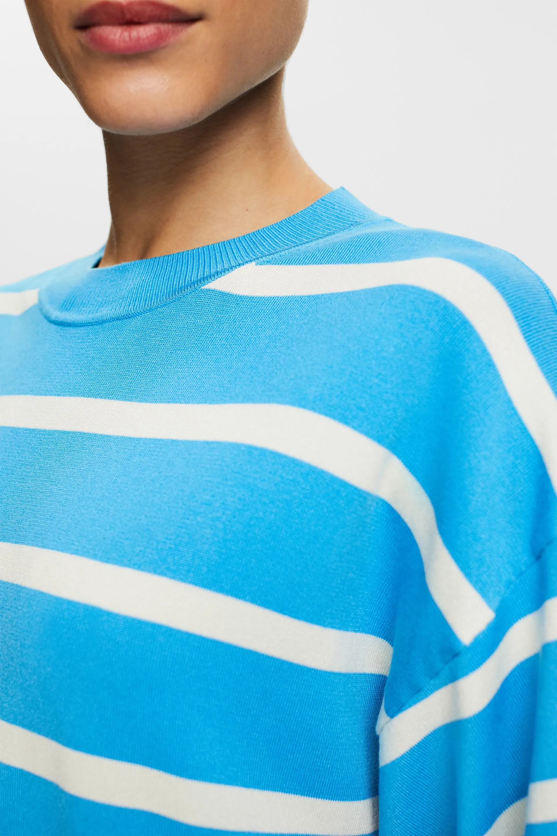 Abito oversize in maglia a righe
