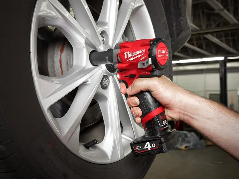Avvitatore ad impulsi Milwaukee M12 Fuel FIWF12 attacco quadro 1/2