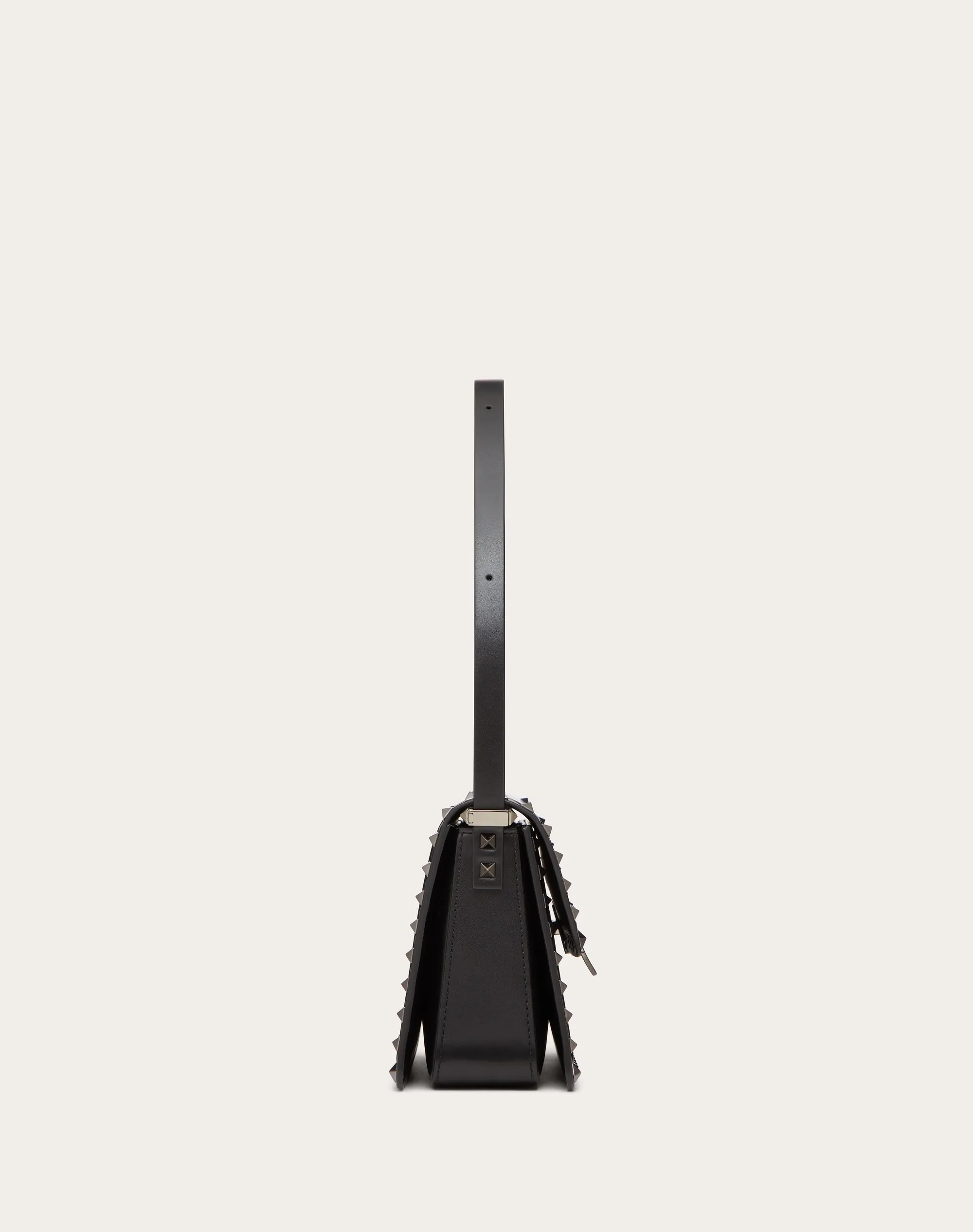 BORSA A SPALLA ROCKSTUD23 IN VITELLO LISCIO