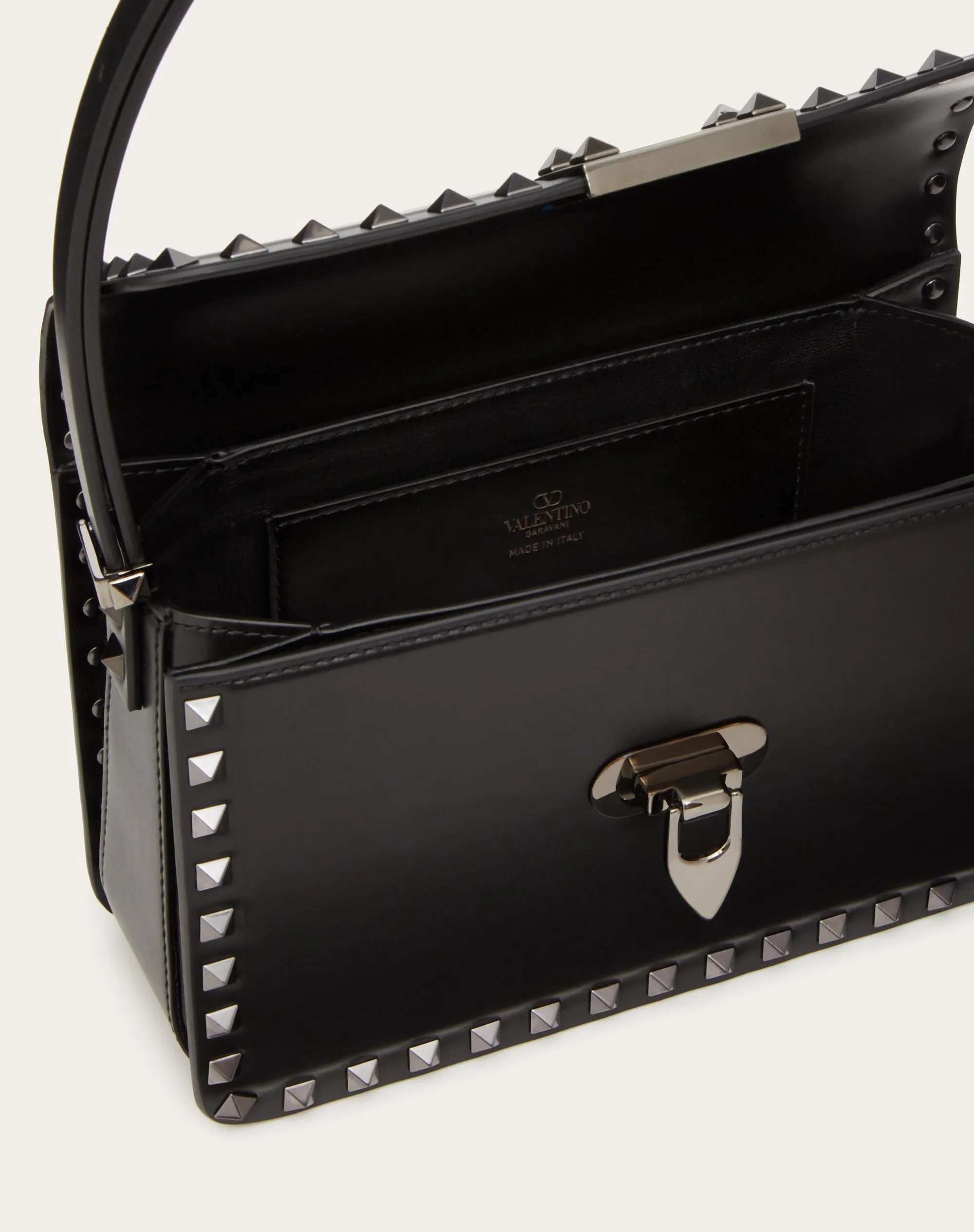 BORSA A SPALLA ROCKSTUD23 IN VITELLO LISCIO