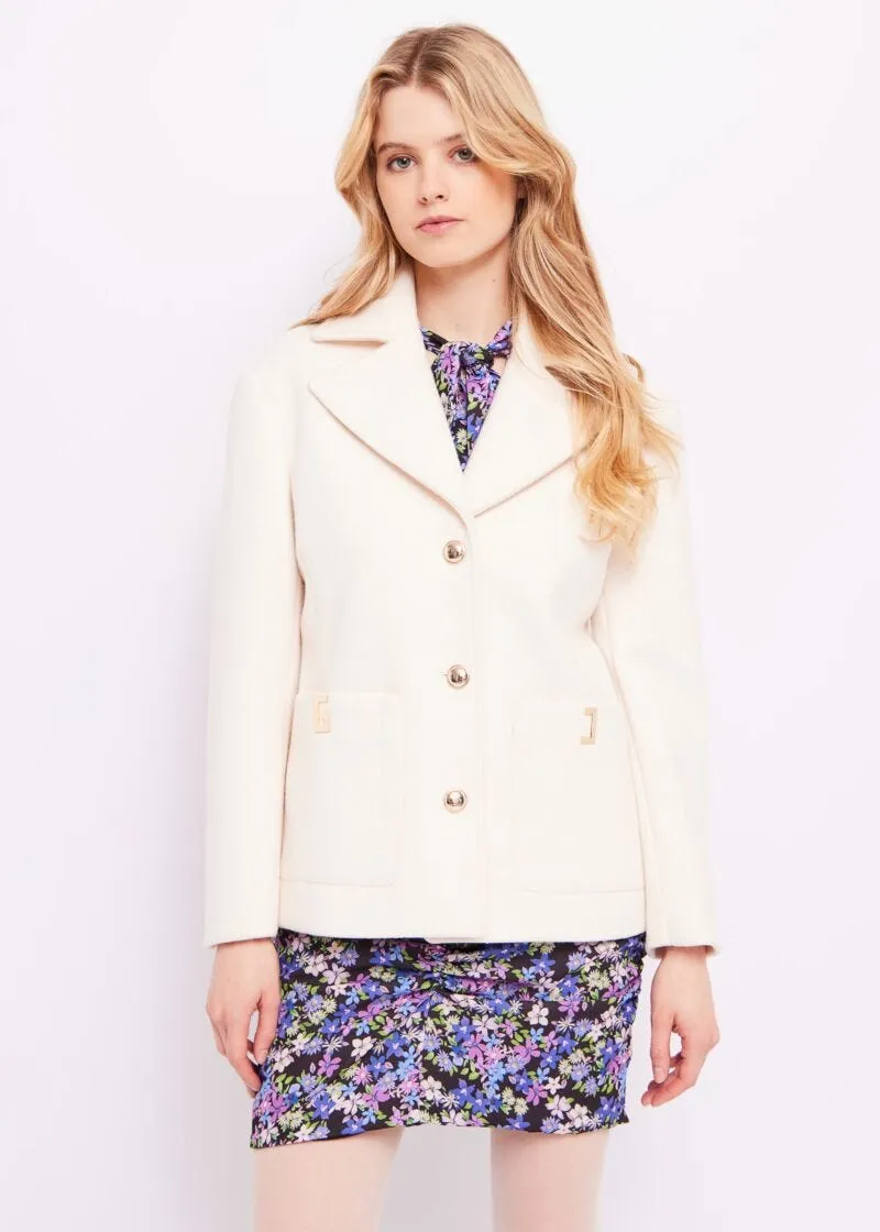 Cappotto con bottoni