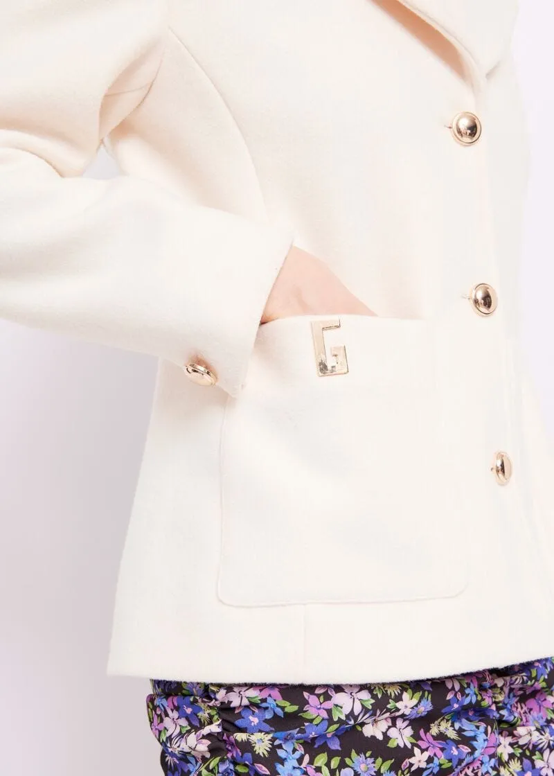 Cappotto con bottoni