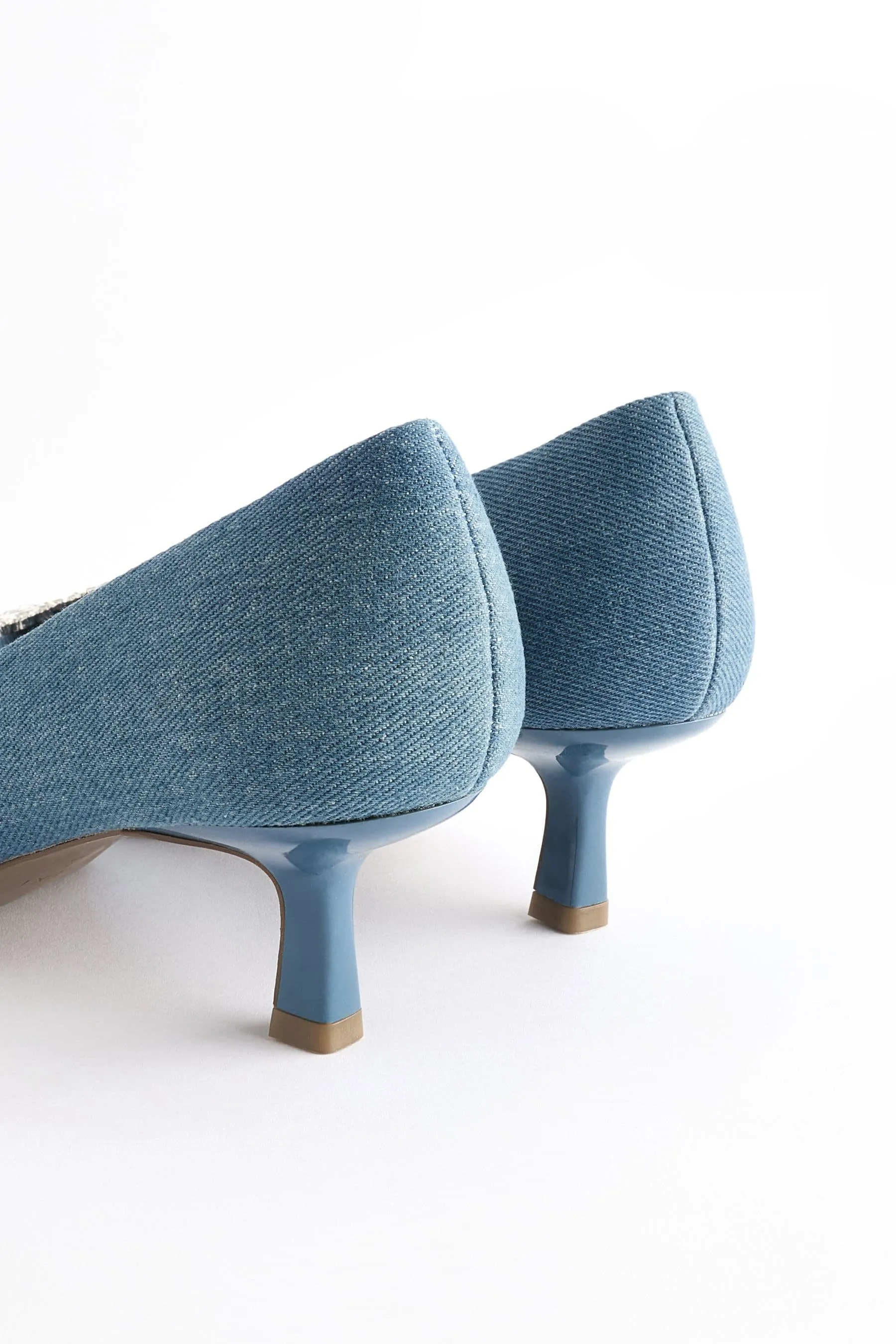 Forever Comfort - Scarpe con tacco a rocchetto e finiture con gioielli