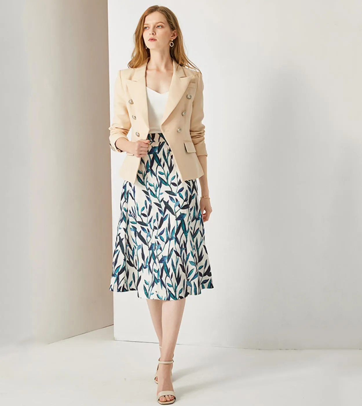 Giacche beige tinta unita design primavera autunno Blazer doppiopetto con bottoni skinny fit Blazer di alta qualità