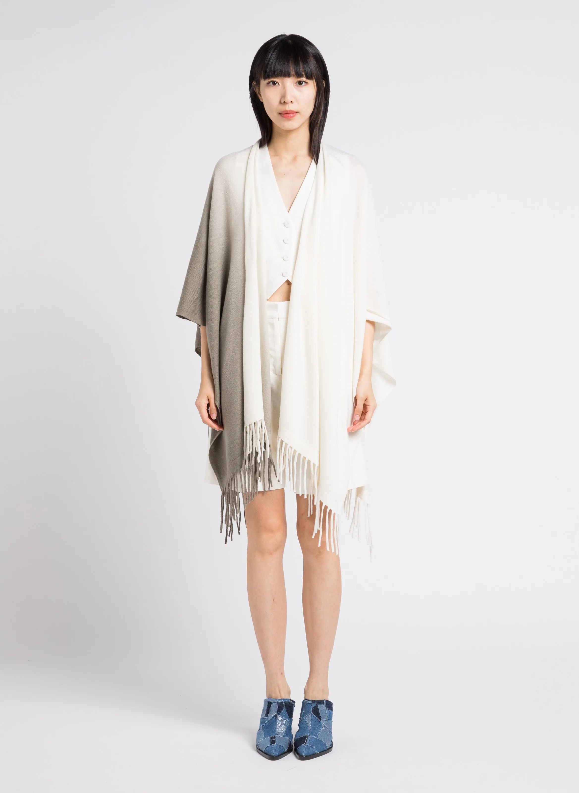  KUJTEN   AVIVA - Mantella con frange in cashmere | Verde