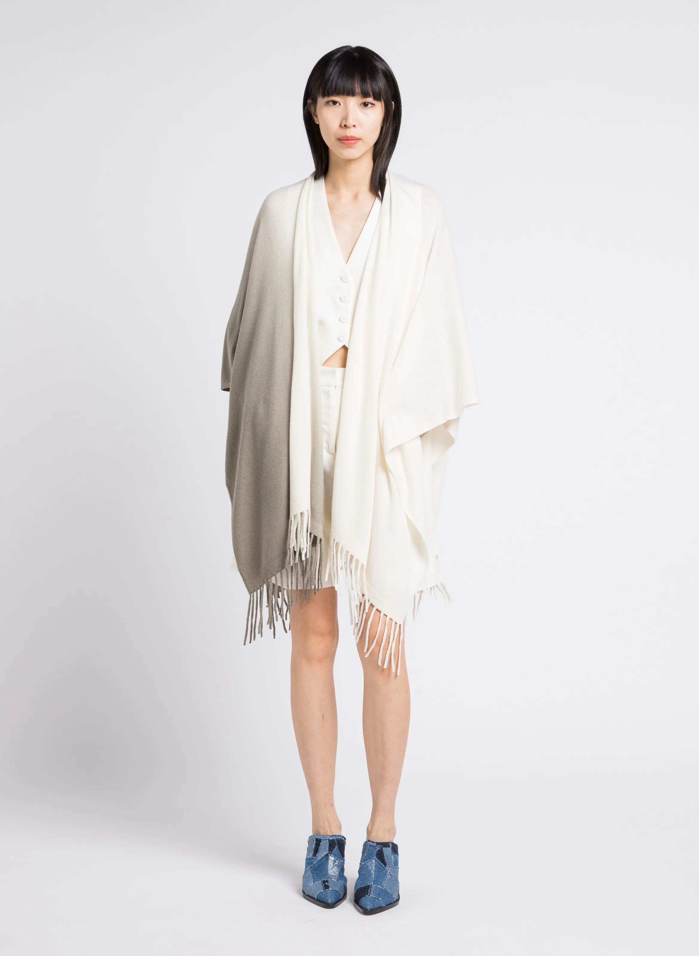  KUJTEN   AVIVA - Mantella con frange in cashmere | Verde