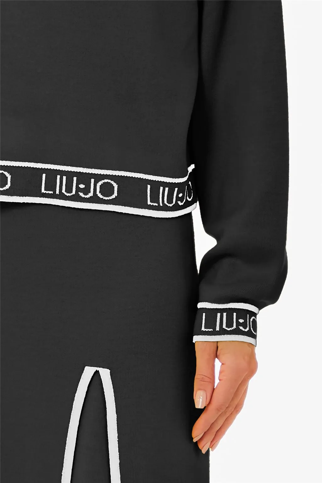 Maglia nera da donna Liu Jo in misto seta con logo bianco 4049
