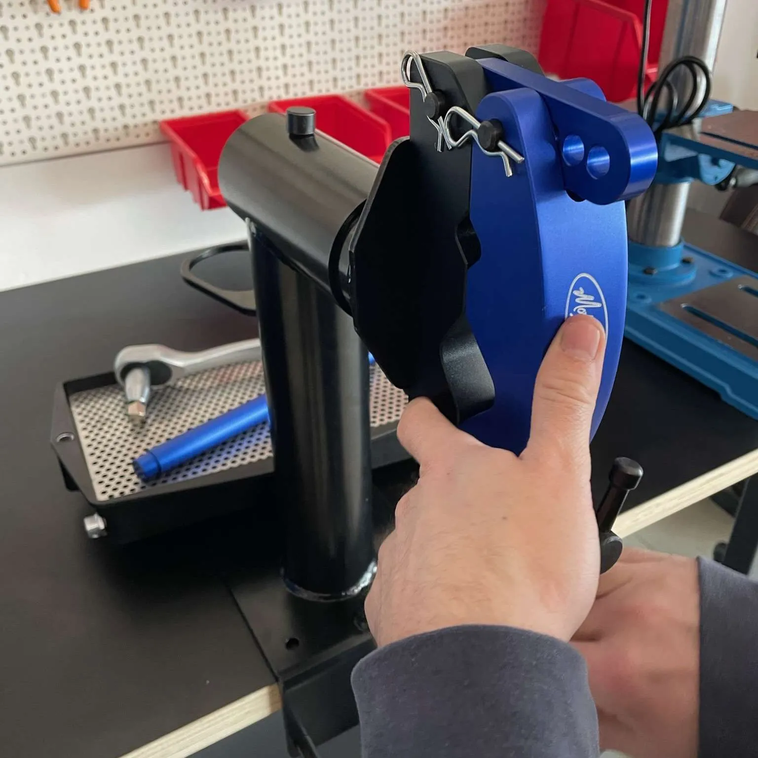 Morsa a perno girevole per forcelle Motion Pro 