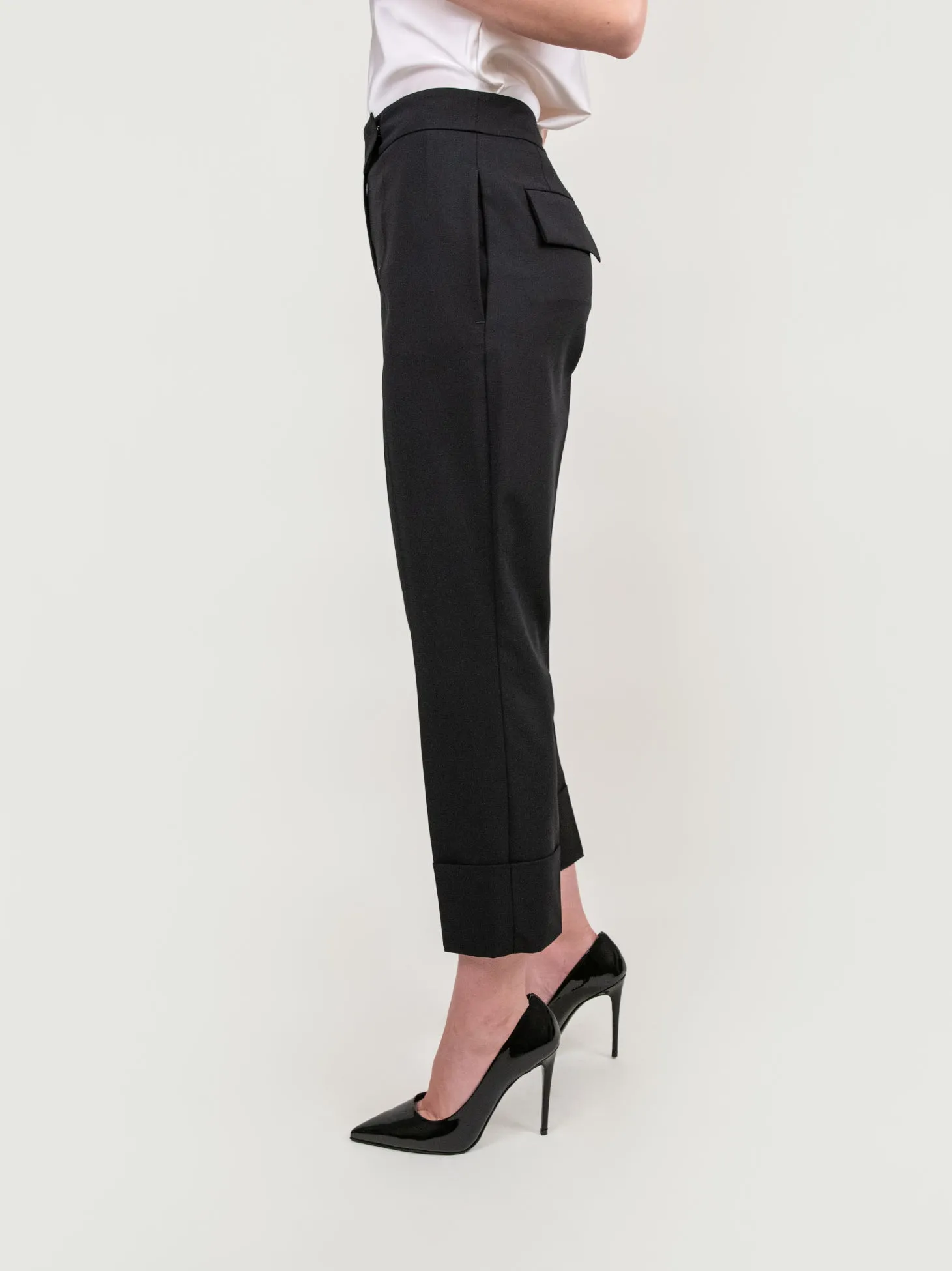PANTALONE CON MAXI RISVOLTO IN TESSUTO NERO
