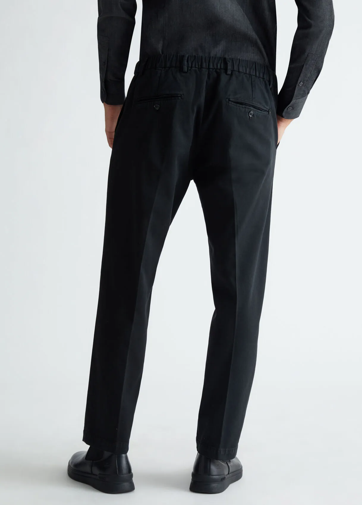 Pantaloni slim fit