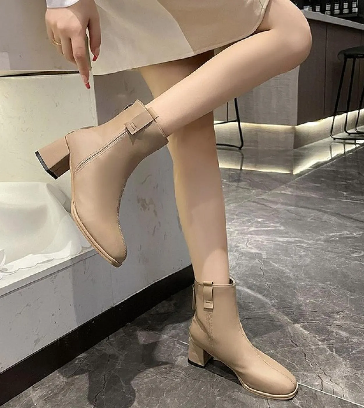 Punta quadrata Moda Stivali tacco alto francesi Stivali corti bianchi Stivali singoli da donna 2022 Nuovo stivale da donna con t