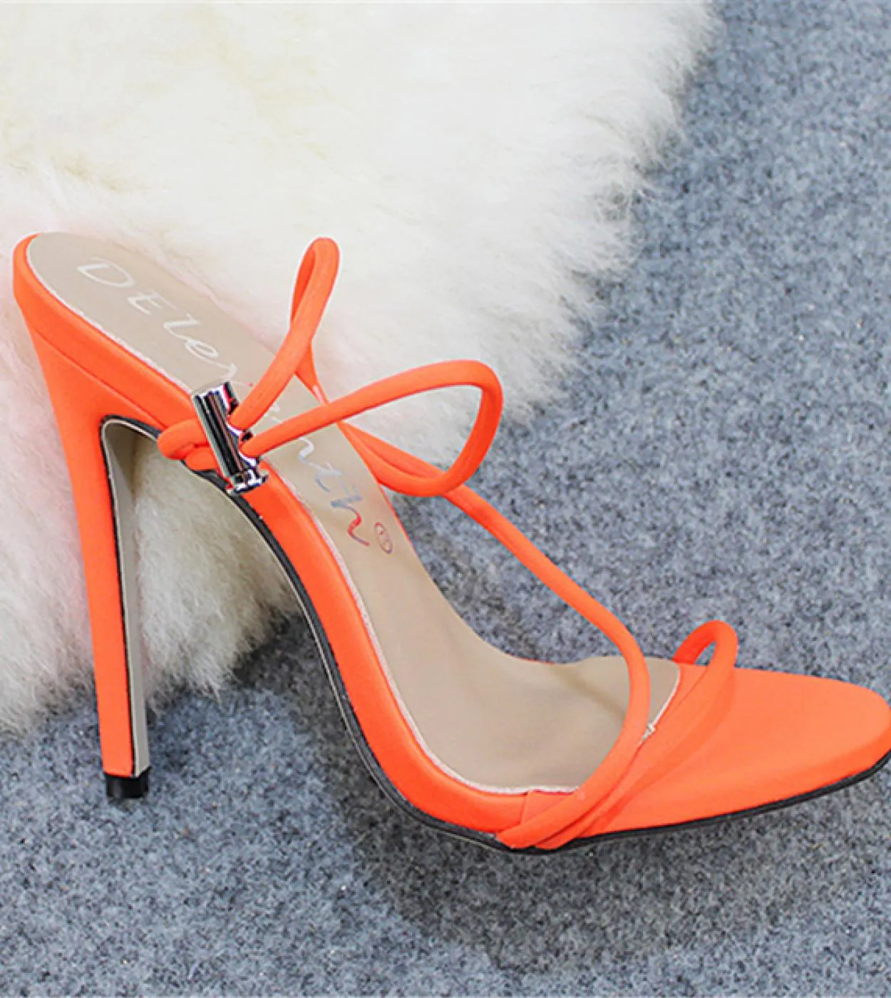 Sandalo estivo da donna con tacco arancione Sandalo con tacco da donna arancione Scarpe con tacco alto Sandali da donna