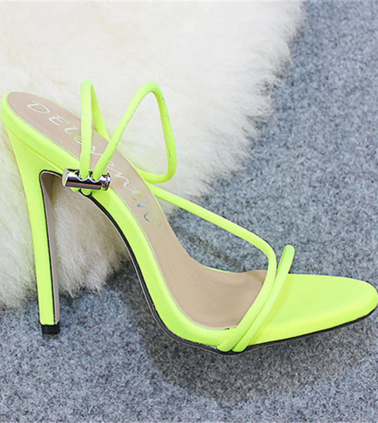 Sandalo estivo da donna con tacco arancione Sandalo con tacco da donna arancione Scarpe con tacco alto Sandali da donna