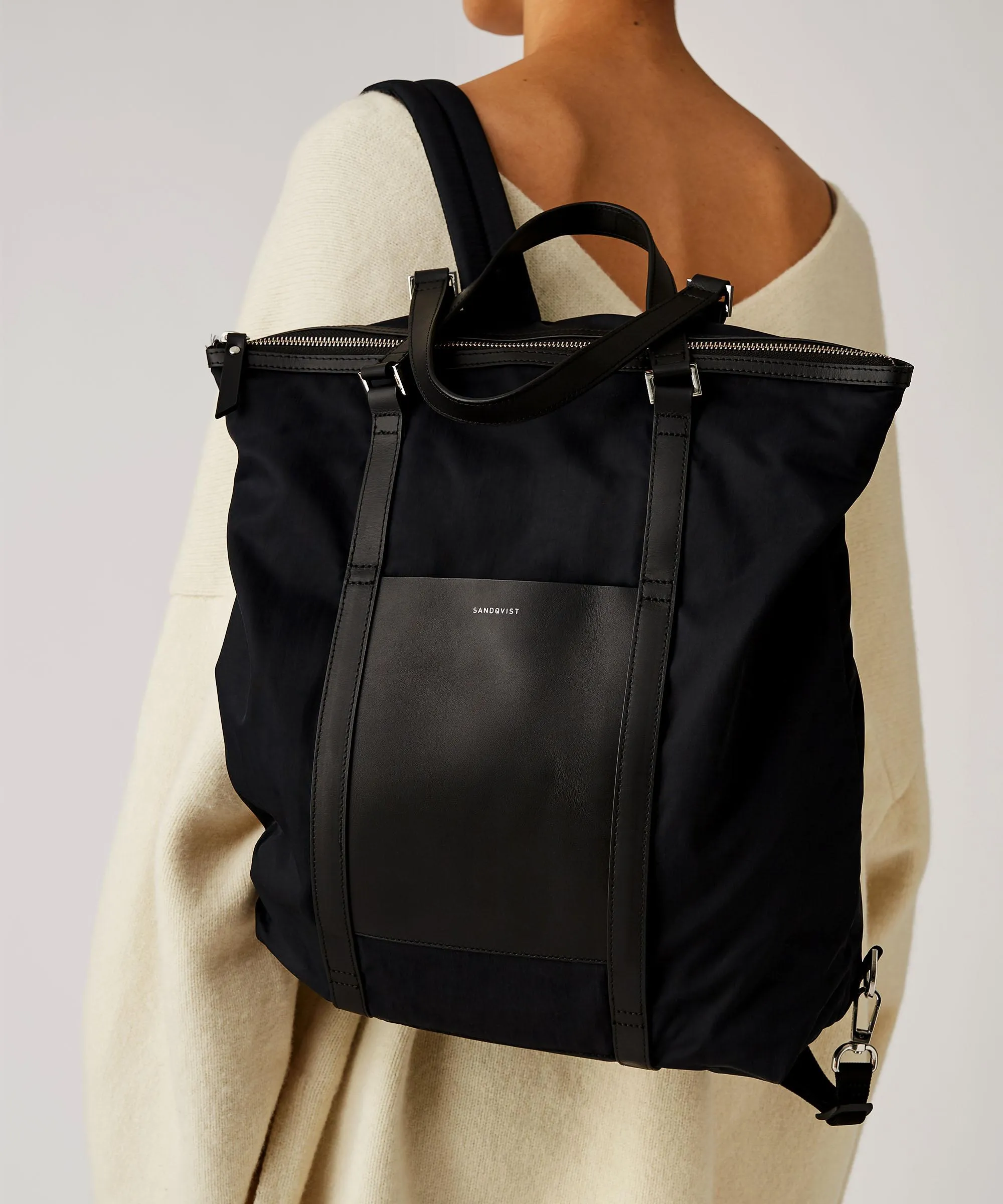  Sandqvist Fusion Marta Borsa a zainetto 15″ nylon riciclato nero  