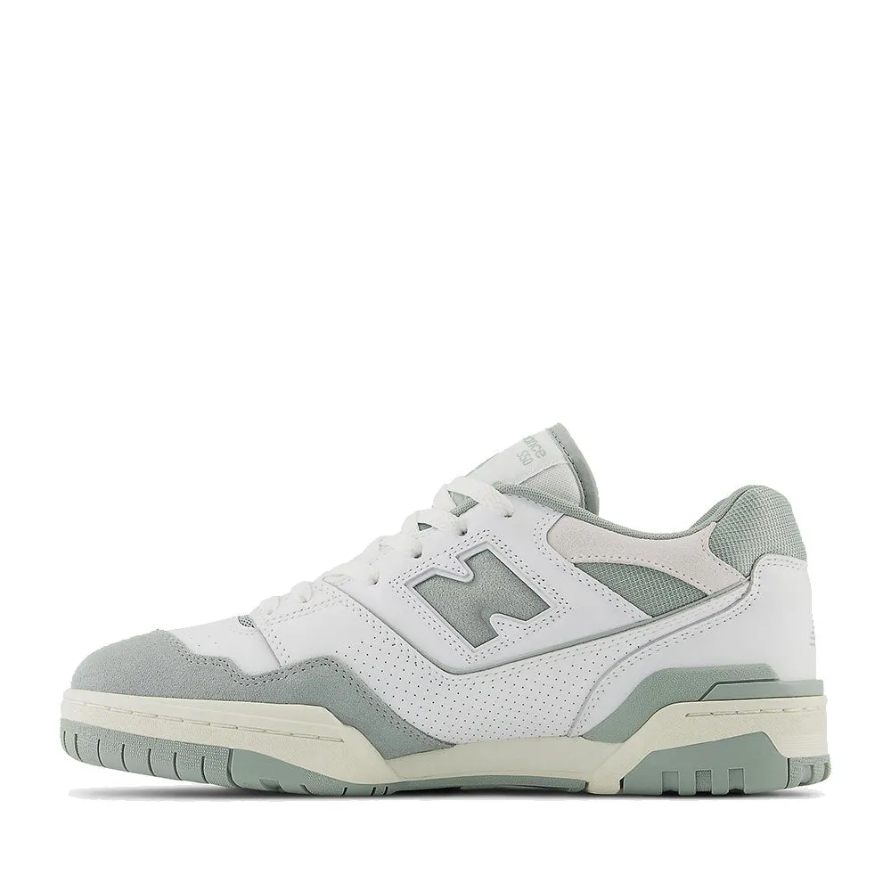 Scarpe Unisex NEW BALANCE Sneakers 550 in Pelle colore White Juniper e Dark Juniper