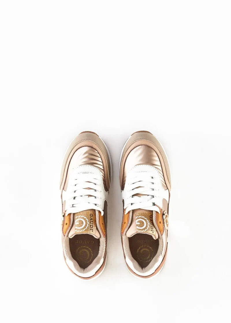 Sneaker con suola platform