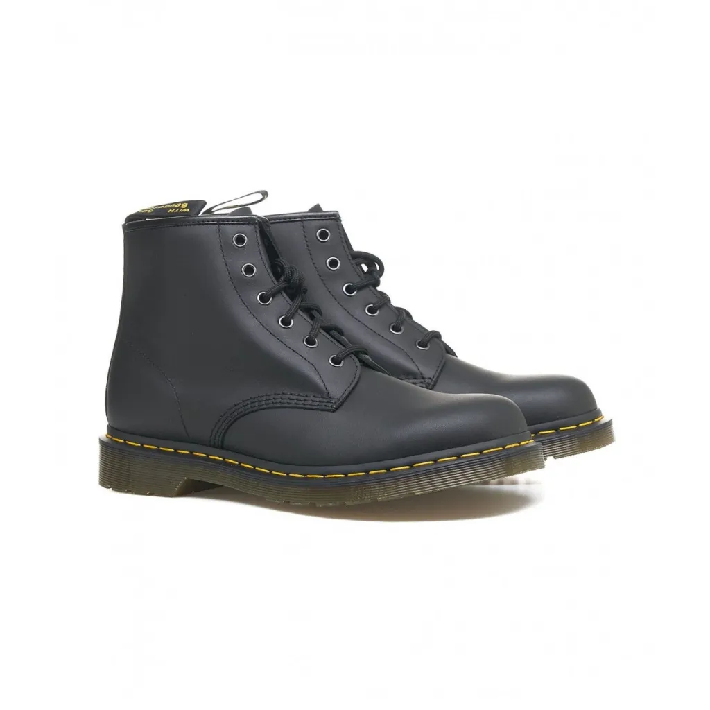 Stivali stringati 101 in nappa nero