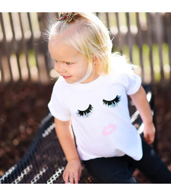 T-shirt baby eyelash