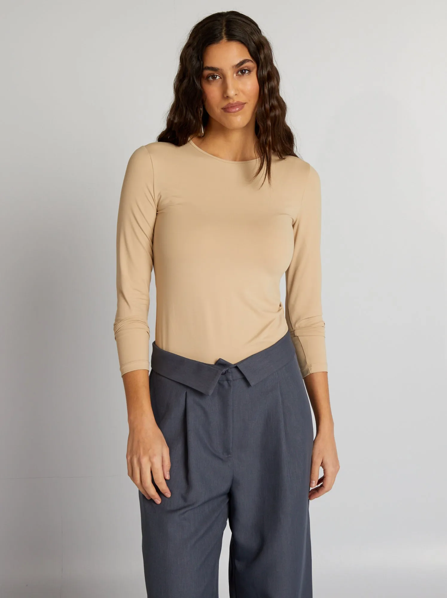 T-shirt in maglia stretch - BEIGE