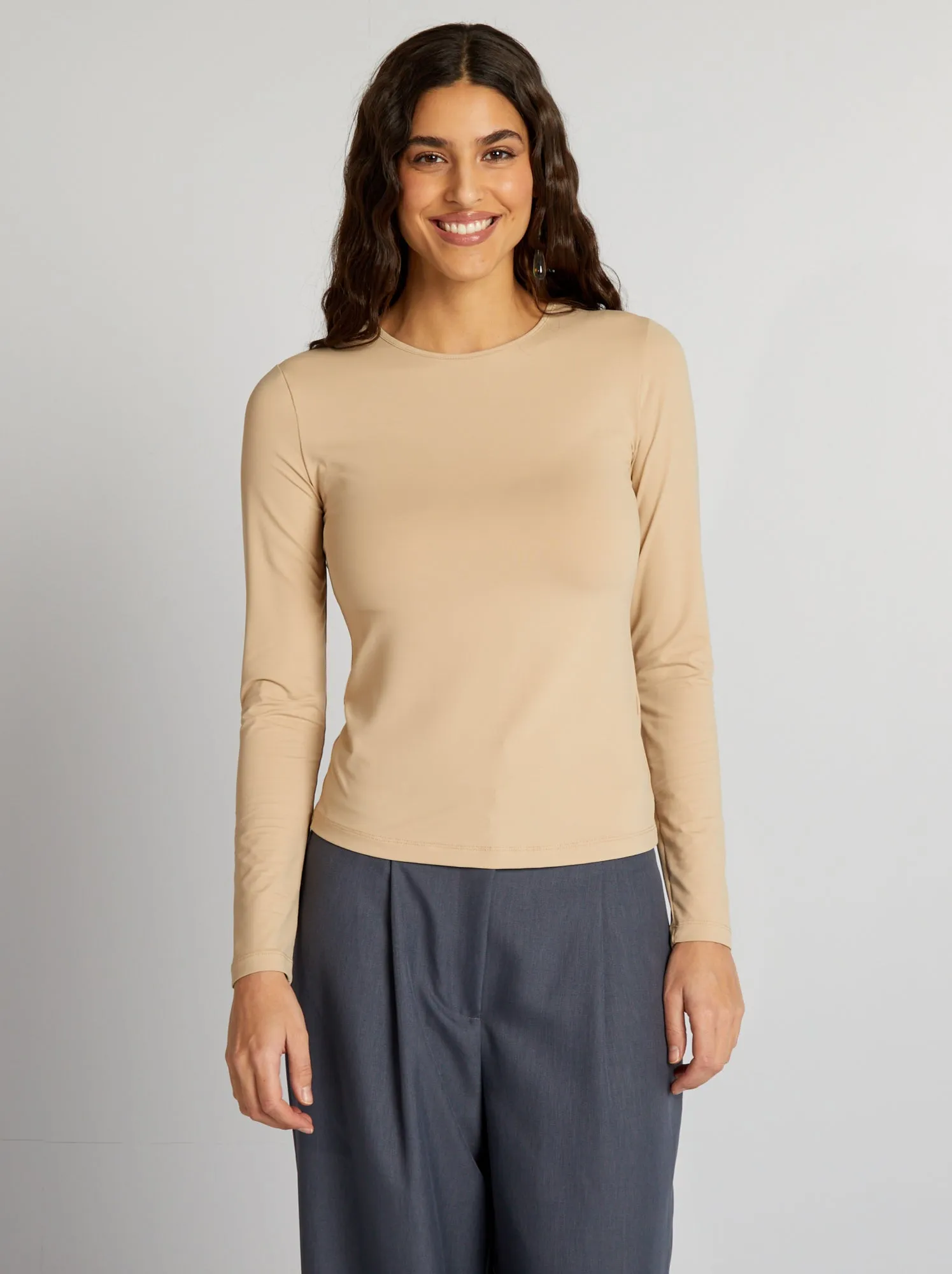 T-shirt in maglia stretch - BEIGE