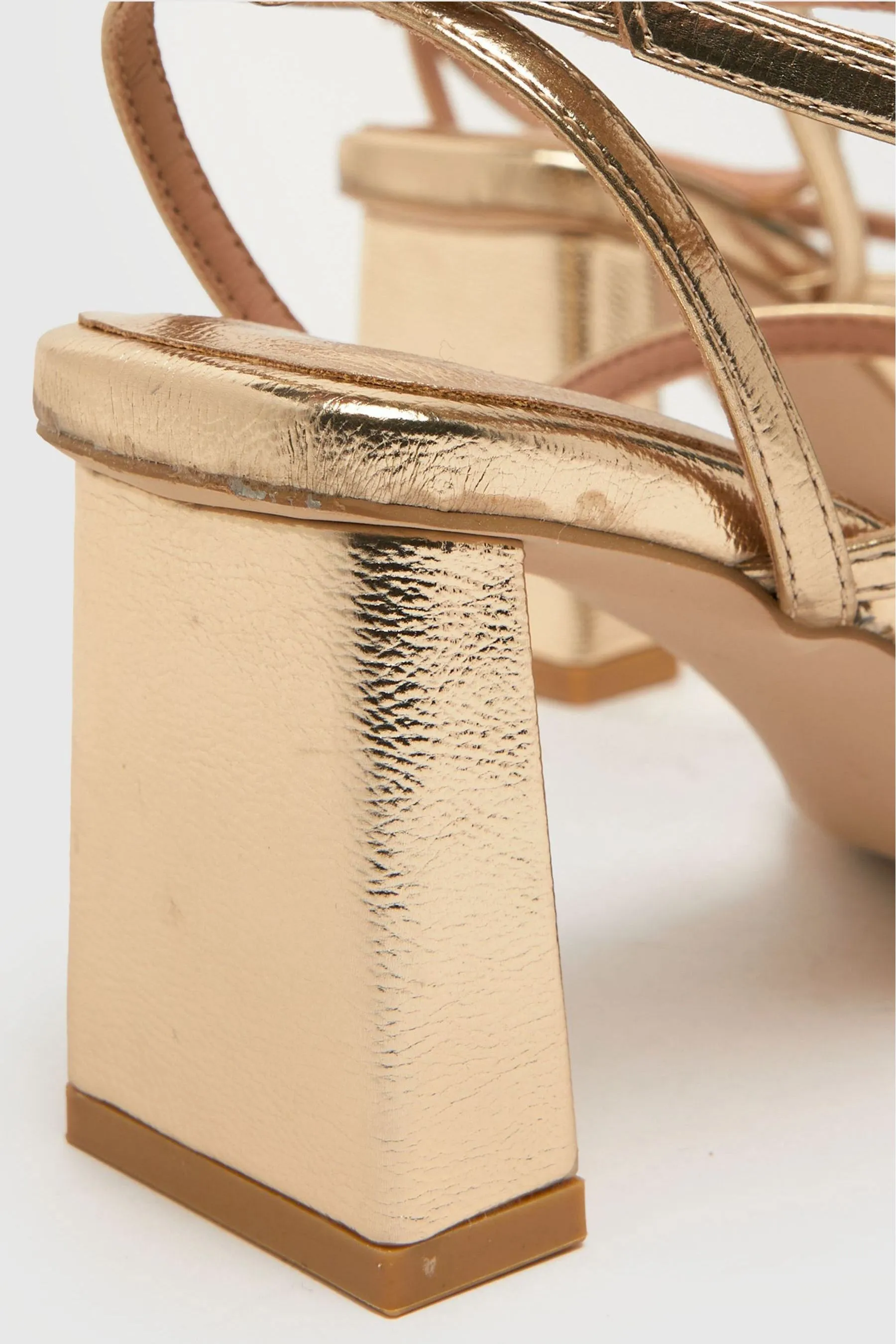 Tineh Sutton - Scarpe con tacco largo e cinturini