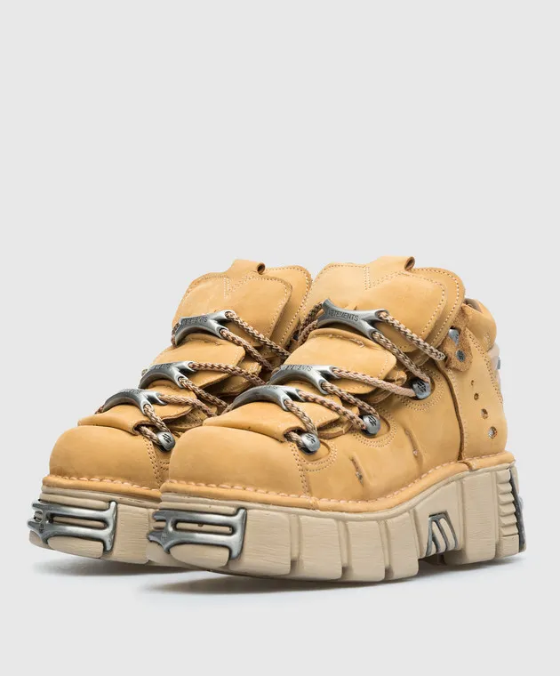 Vetements Stivali in camoscio marrone con logo UE54SN120C